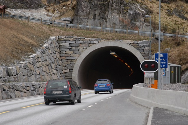 Undersøkelse fra 2009 (2) 299 tunnler hadde ikke ulykker 35 % utforkjøring-/enkeltkjøretøy ulykkker