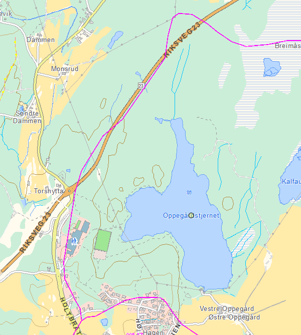 Figur 1. Oppegårdstjern med prøvetakingslokalitet. Rød linje angir nedbørfeltgrense (ref. NVE-atlas). 2.2 Innsamling og analyse Prøver fra Oppegårdstjern ble hentet henholdsvis den 23.