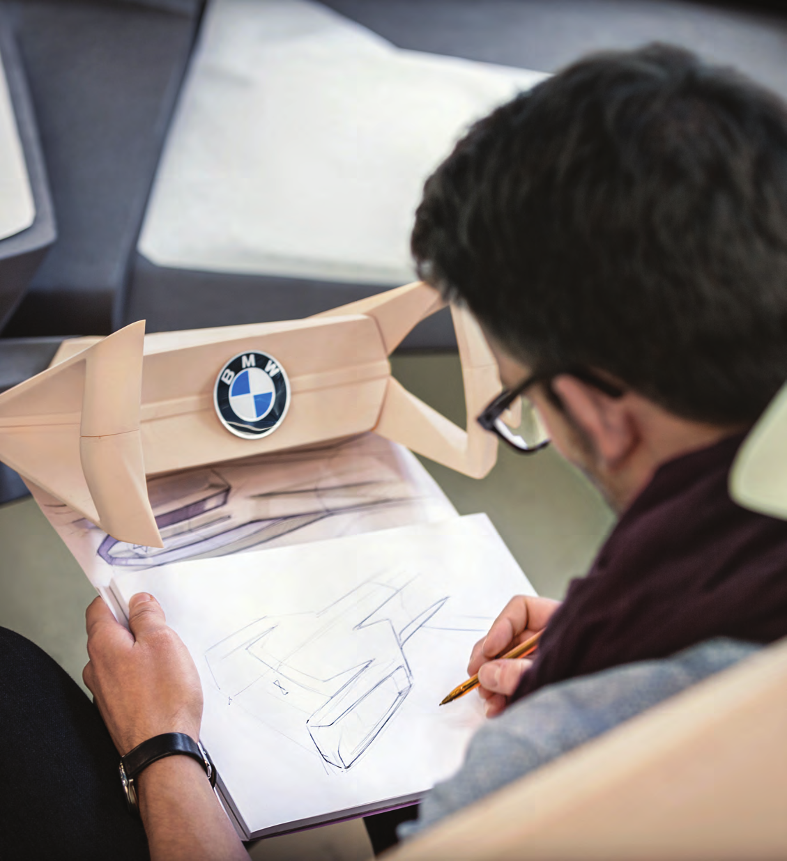 2 3 BMW VISION NEXT 100 FREMTIDENS KJØREGLEDE. «Vi ser tilbake på et århundre med definerende innovasjoner og bilhistorie.