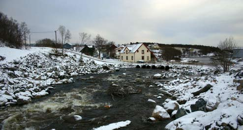 Tiltaksnummer og -navn: 10327 Krisetiltak - Lauvsneselva ved Lauvsnes (Hastetiltak) Kommune/fylke: Flatanger, Nord-Trøndelag Tidsrom: Februar 2006 - april 2006 Entreprenør: NVE Anlegg med