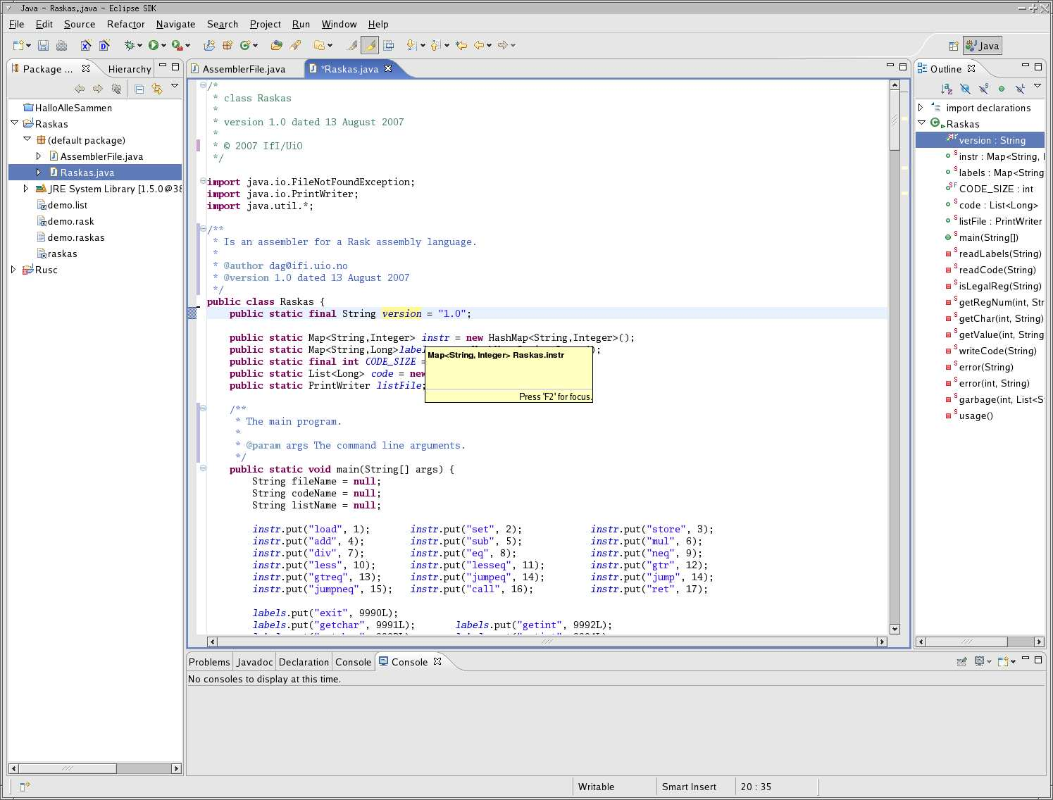 Side 86 KAPITTEL 10 PROGRAMREDIGERING Figur 10.1: Eclipse i arbeid litt kunnskap om språket de skal redigere; et typisk eksempel er Emacs i figur 10.2 på neste side som kan fargekode nøkkelord i Java.