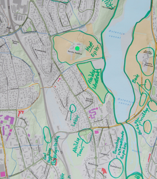 Østensjøveien (8). Nye forbindelser? Bedre tilrettelegging for gående og syklende i Lambertseterveien (A). Farlig kryssing Østensjøveien - Langerudsvingen. Brukes som skoleveg (B).