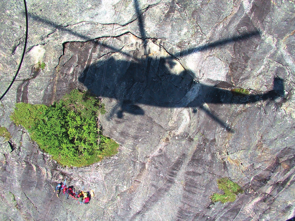 74 Meld. St. 29 2011 2012 Figur 6.3 Redningshelikoptertjenesten Kilde: 330-skvadronen som står på beredskap skal utføre.