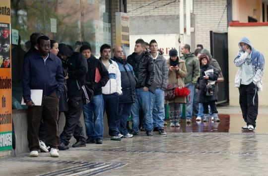 utdannes til arbeidsledighet - Fattigdommen er utbredt Ensomheten er økende Økende grad av kriminalitet og