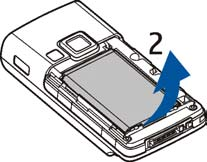 2. Fjern batteriet ved å løfte det som vist (2). 3.