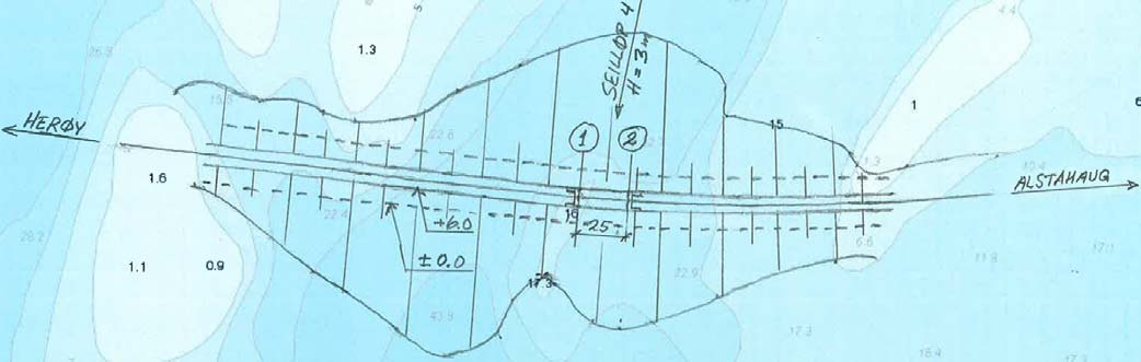 4 Bru seilløp 4 Det er her på fyllinga mellom Lyngøya og Slåttskjæret bare stilt krav om et seilløp med H=3m, slik at det er lagt inn ei 1-spenns bru med spennvidde 25m over et seilløp HxB=3x6m.