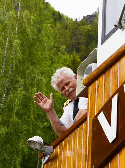 Foto Per-Erik Hekkelstrand Lunde sluse/foto Ida Kvisgård Velkommen til verdens vakreste kanal Åtte spektakulære sluseanlegg med i alt 18 slusekamre løfter båter og passasjerer 72 meter fra en starter