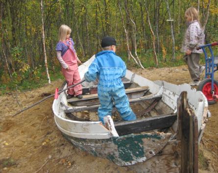 God omsorg styrker barns forutsetninger for å utvikle tillit til seg selv og andre, skape gode relasjoner og til gradvis å ta større ansvar for seg selv og fellesskapet.