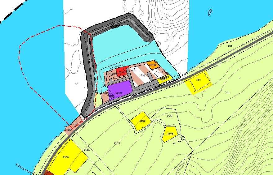 Område på andre siden av veien er stort sett et landbruksområde, med noen boliger inn i mellom. Tenkt hovedformål i den nye reguleringsplanen er næring.