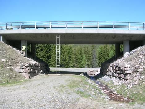 Romerike nr 4 Rv35 Kambo E6 (Moss) Ligger i skoglandskap Registrert: Kamera: 6 elg Ligger i tilknytning