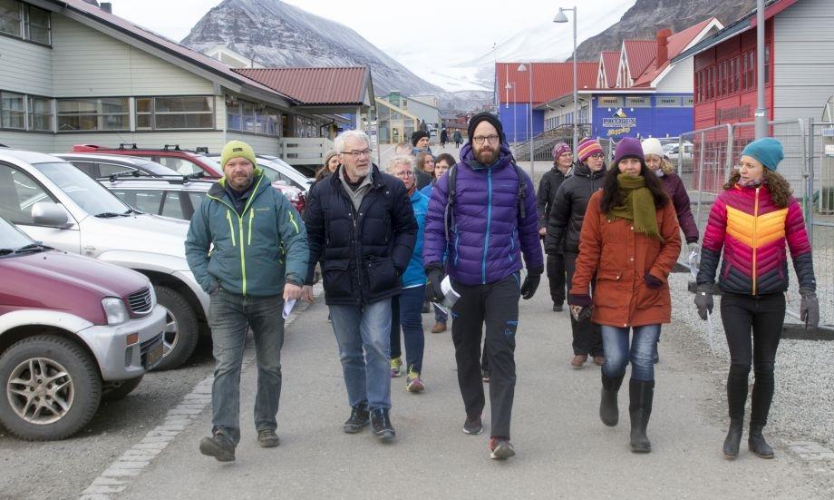 Dette som grunnlag for videre politisk diskusjon og eventuelle føringer i politisk 1. gangs behandling. Politikerbefaring (Foto: Svalbardposten) TU 04.10.16: 1.