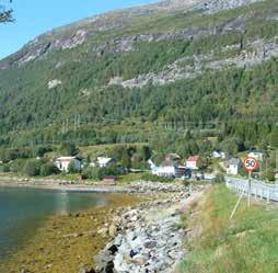 Ruggevika 1 KUPERT SMÅSKALA SKOG- OG JORDBRUKSLANDSKAP Landskapet preges av en kystlinje som er buktende og fliket.