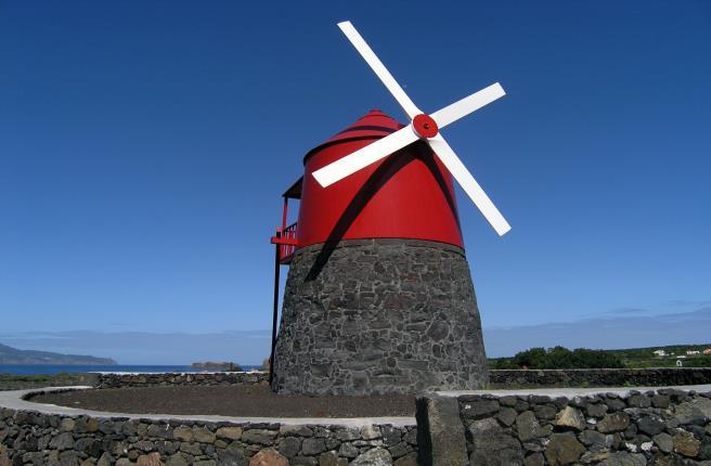 Den store øyrundturen på São Miguel Den store øyturen tar deg til São Miguels østre del som kalles «Edens hage».