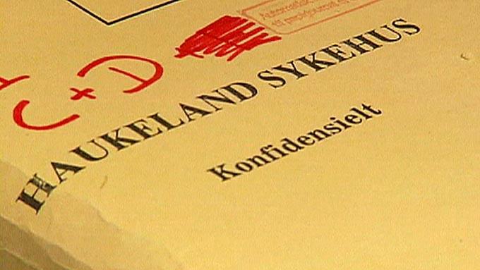 Status praesens 16. oktober 2016 kl. 13:30: Pasienten er en 52 år gammel kvinne som ser betydelig yngre ut enn alder skulle tilsi.