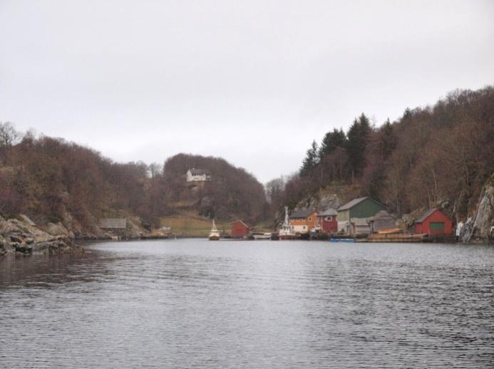 Jordbruksarealet ved industriområdet dannar delvis eit avgrensa landskapsrom, men i hovudsak er det ingen spesielle kriterium som slår ut her.