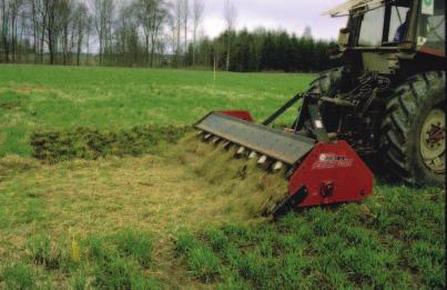 Bilde 2. Snitting av stubb og vissent gras med halmsnitter kan være et alternativ til vårbrenning. Foto tatt 25. april av John Ingar Øverland.