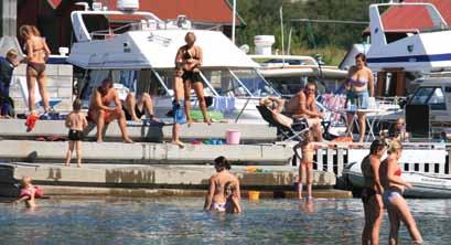 Sunnhordlandsnaturen ligg klar med store opplevingar for dei som ynskjer å ta han i bruk. ANNONSE Årlege arrangement Mai Fitjar Sommarrevy på Fitjar Fjordhotell Topp underhaldning www.