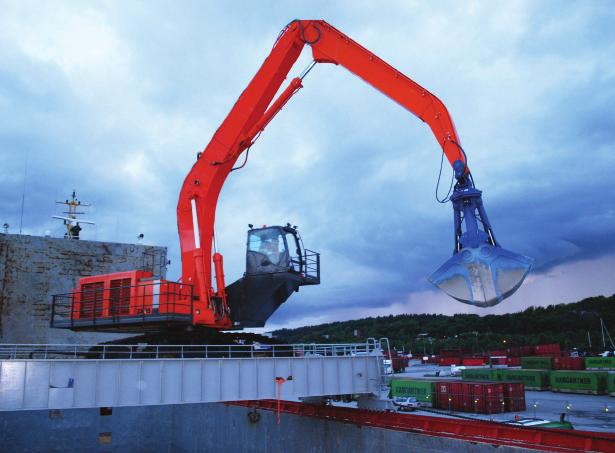 Steinavviser og gummibeskyttelse. Hytteløft med tilt. Hydraulisk lås av løft ved kun bruk av tilt. Beskyttelsesbur. Vanntrommel. Luftkompressor. Helfrontrute med parallell vinduspusser.