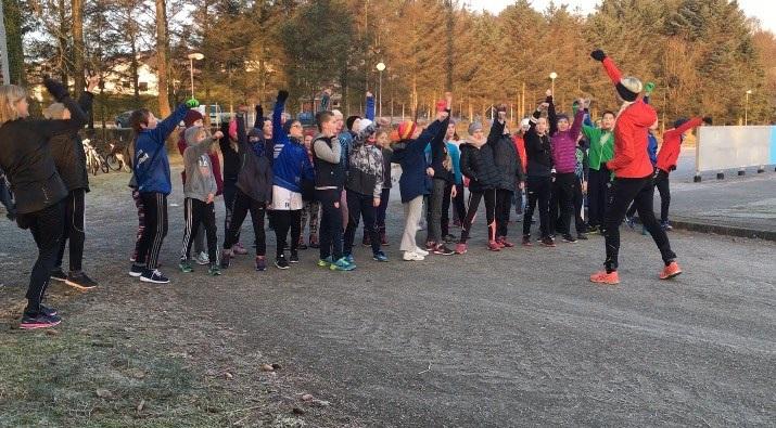 Mange kjenner at vi er støle i beina, og at kroppen fortsatt er sliten etter første uke. Men vi opplever også at det er lettere å holde ut i 4 minutt.