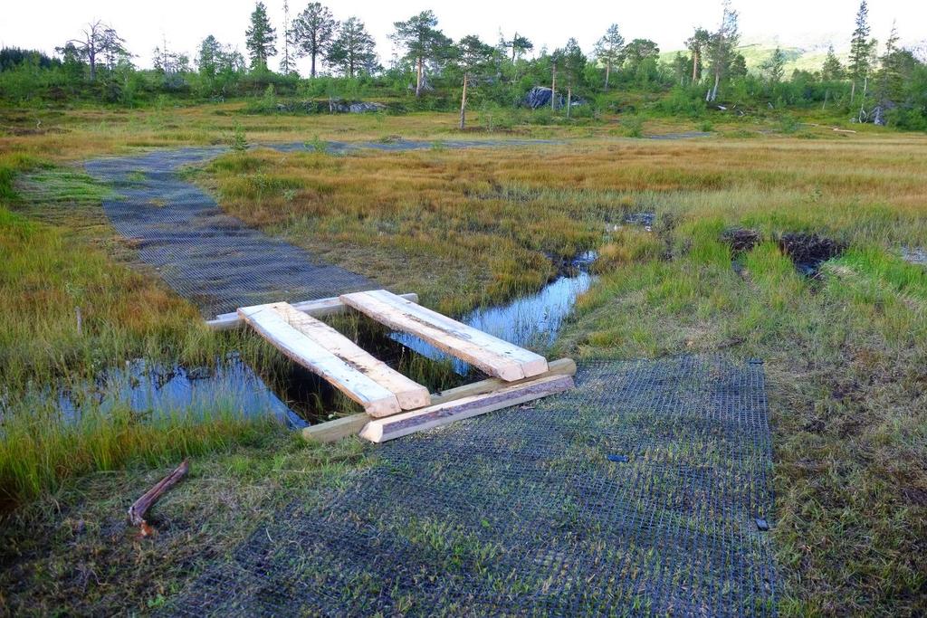 Avbøtende tiltak langs reindriftas ATV- trase ved Gåsvatnet. Samarbeidsprosjekt med Jillen-Njaarke reinbeitedistrikt.