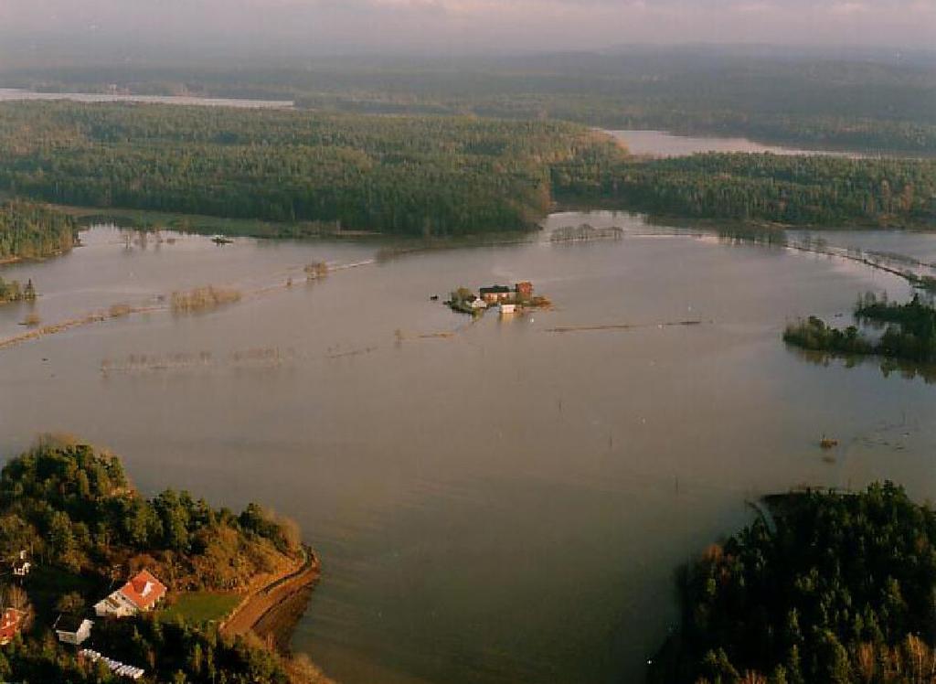 Flom i Vansjø 2000 Flommen hadde stor betydning for samfunnssikkerhet og beredskap.