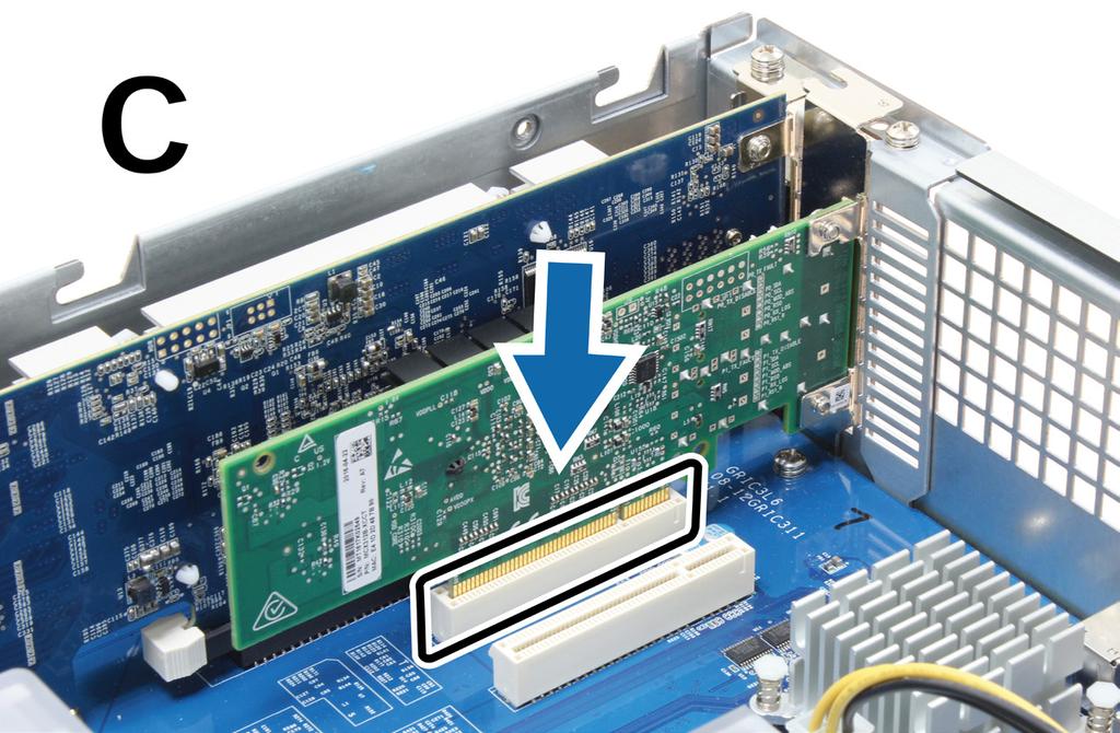 Fest nettverksgrensesnittkort til RackStation Din RackStation støtter to utvidelser for nettverksgrensesnittkort PCIe x8.