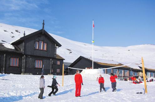 Her er fem vårlige høydepunkter på Haukeliseter fjellstue den suverent mest besøkte (og aktive!) av alle turistforeningshytter i Norge: Toppturhelg for jenter (26-28. april) Guidede toppturer.