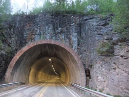 10 KONSTRUKSJONER 10.1 Tunnel Det er på veistrekningen fra Reppe til Værnes i dag 3 eksisterende tunnelløp med toveis trafikk i alle.