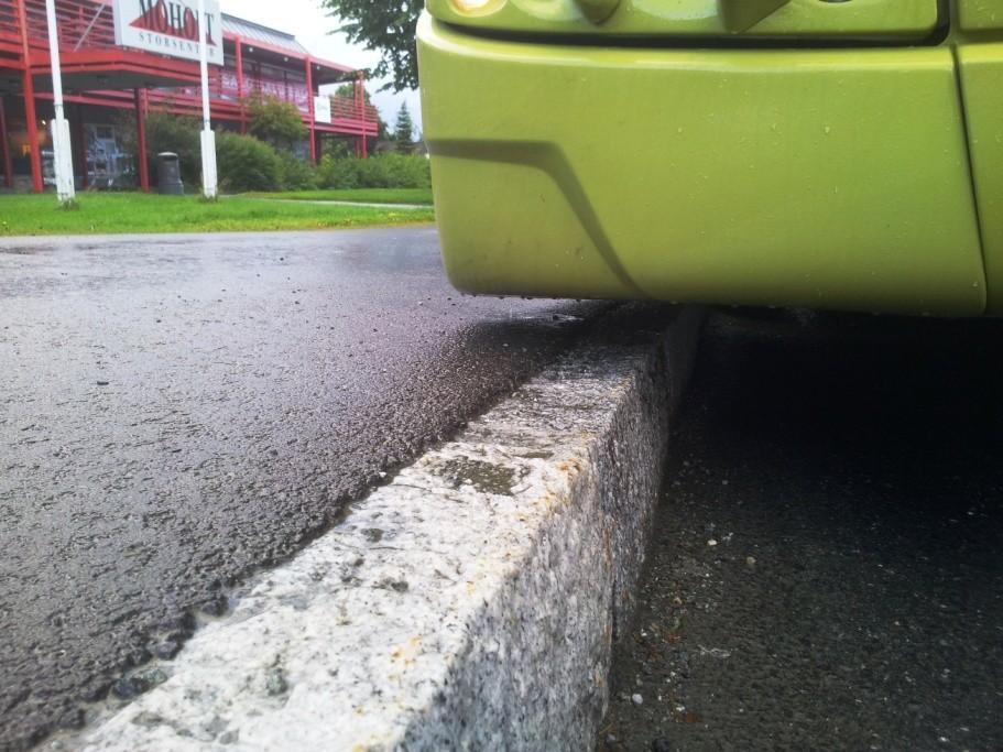 Driftsforhold Vinterdrift av busslommer er en utfordring, spesielt om man stiller samme krav til friksjon som resten av vegbanen.