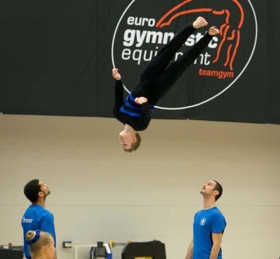 17 gymnaster og tre trenere tok turen over til Vestlandet og vi stilte lag i mix, dame og herre. I dameklassen endte vi på en 8. plass med poeng 44.650. Det var ca. 5 poeng unna en pallplassering.