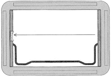 Slik lukkes rullegardinen: 1. Lukk rullegardinen ved å ta tak i endestaven (uten vippekontakt) i grepets utsparing og låse den i den endestaven som ligger rett overfor (med vippekontakt). 2.