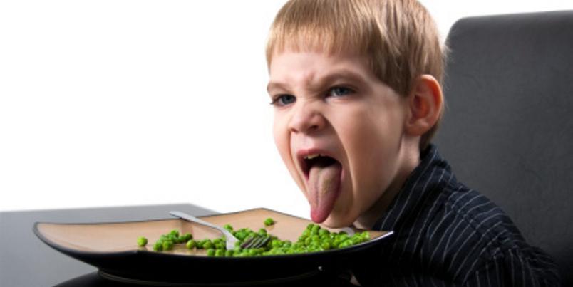 Barn som både avviser mat de tidligere har spist, p.g.a. nytt utseende eller serveringsmåte, og nye matvarer, synes å være mer neofobiske enn de som bare avviser ukjente matvarer (Brown &