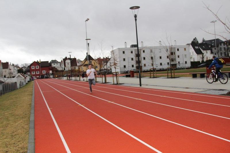 Studentene var sportye og ble med.