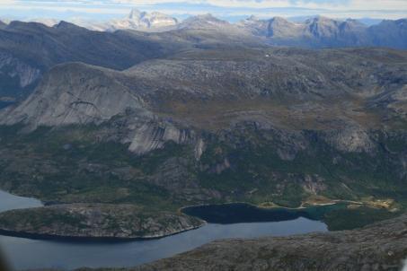 Bilde 107 Kjårdafjellet LO 1708 i Narvik Bilde 108 Mannfjellet LO 1800 i Tysfjord LANDSKAPS- GRADIENTER BESKRIVELSE IÅ GTG 11 Kupert høgfjellandskap med infrastruktur KODE IÅ 02110300 21 Hovedtype- I