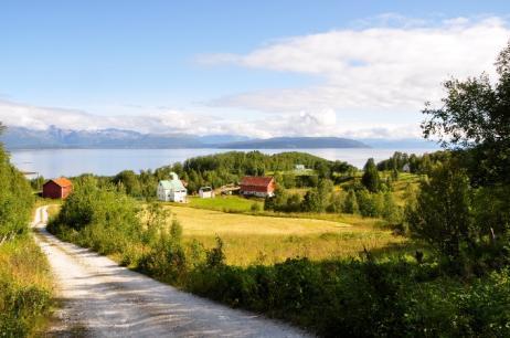 Bilde 131 Fagervika LO 322 i Leirfjord. Bilde 132 Bøstrand-Ballsnes LO 1751 i Ballangen.