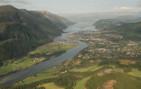 Nedskåret fjordlandskap KF GTG 06-09 Det nedskårne fjordlandskapet i Nordland er alle de små og store fjordbotner eller smale og nedskårne fjordløp i de indre fjordstrøk.