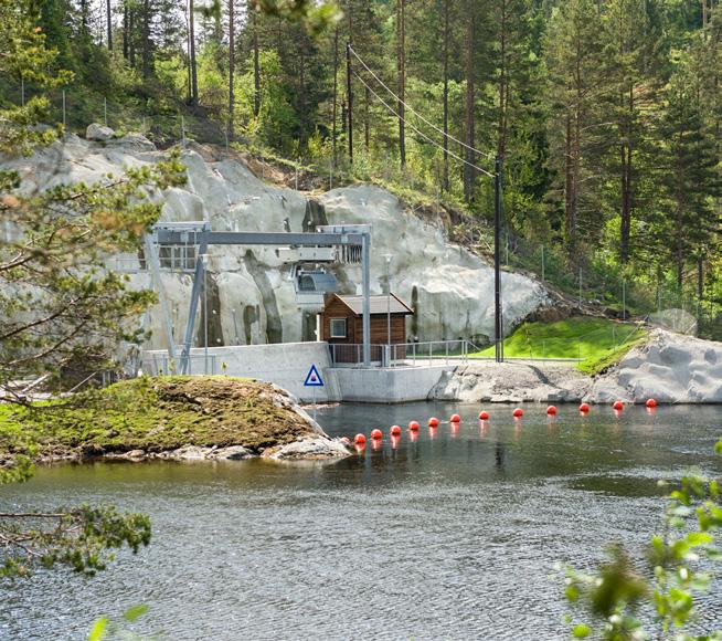 < > Innledning Eierstyring og selskapsledelse Agder Energi konsern Agder Energi AS Samfunnsrapport VIKTIGE BEGIVENHETER I 2016 Agder Energi solgte i februar sin eierandel på 20,9 % i Fosen Vind.