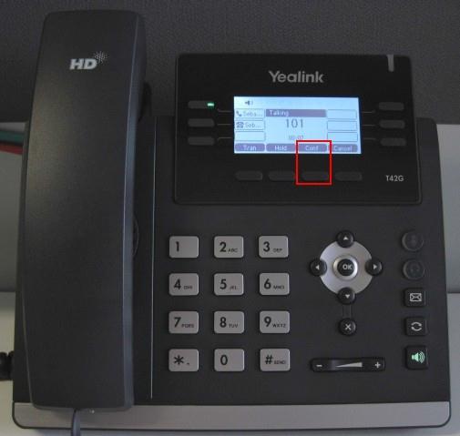 Konferanse Yealink T42G I dette eksemplet skal vi demonstrere hvordan man setter opp en telefonkonferanse når man bruker Yealink T42