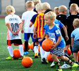 4-5års fotball 4-5 års fotball startet vi også opp med i løpet av våren 2016. Et tilbud til barn som ønsker å spille fotball i den aldersgruppen. Hver fredag er det trening fra 17-18.