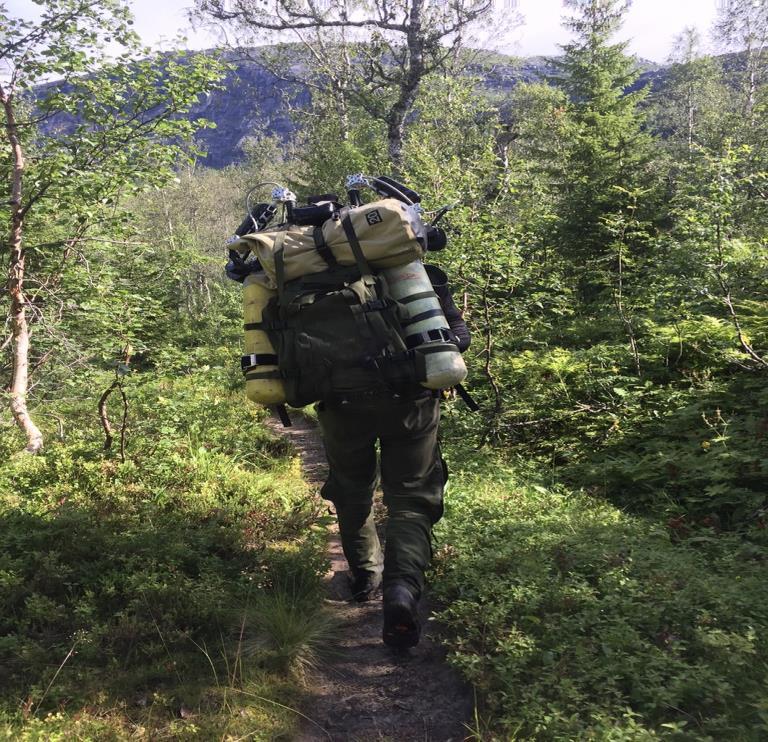 Grotta er ganske stor i taket, så hvis man tar seg tid, vil man se flere spennende formasjoner.