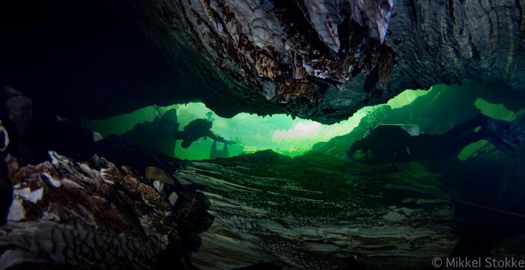 Plura Rana, Nordland LENGDE 2036 m DYBDE 131 m Plura er den største dykkbare grotta i Norge, og den mest dykkede. Veien inn i Plura går først ned til 34 meters dybde ca. 150 meter inne.