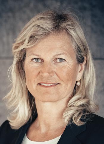 STYRET OG LEDELSE Styret AKER ASA ÅRSRAPPORT 2016 125 KRISTIN KROHN DEVOLD STYREMEDLEM Kristin Krohn Devold (født 1961) var stortingsrepresentant for Høyre fra 1993 til 2005.