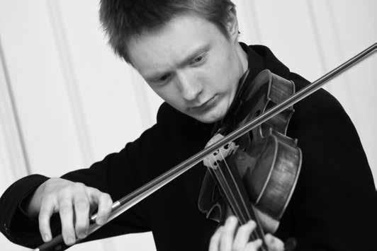 12 13 Verbier Festival Academy og Oslo kammermusikkfestival, og har vært solist med flere symfoniorkestre i Norge, Tyskland og Russland.