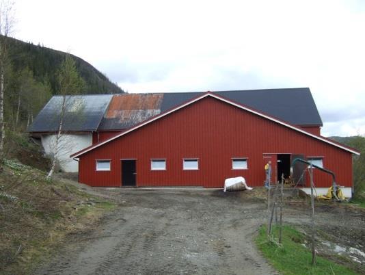 Ombygd og påbygd driftsbygning, ca. 40 mjølkekyr, mjølkerobot. 18.00 Innkvartering Bårdshaug Herregård 19.