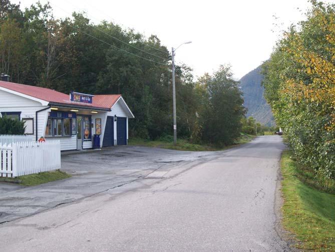 INNLEIING Frå 2001 vart det stilt krav til kommunane i Møre og Romsdal om å ha lage trafikktryggingsplan som grunnlag for tildeling av trafikktryggingsmidlar.