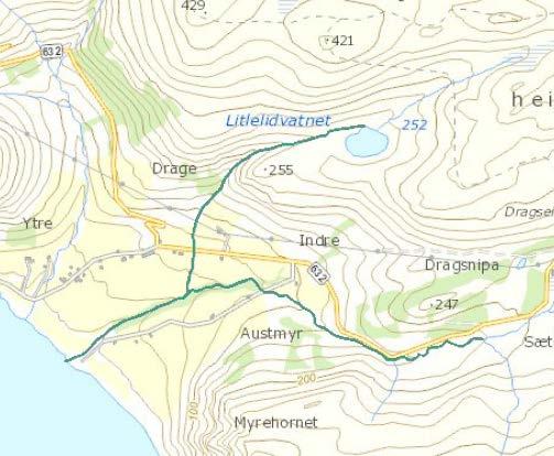 1 SKILDRING AV VASSFØREKOMSTEN Myreelva renn ut i fjorden ved Drage i Selje kommune. Nedbørfeltet er på 4,3 km 2. 86 % av nedbørfeltet er snaufjell/opent medan skog utgjer 6 %.