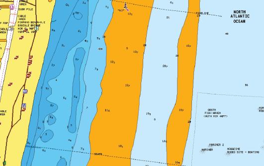 SonarChart Systemet støtter Navionics SonarChart-funksjonen. SonarChart viser et dybdemålingskart i høy oppløsning med konturdetaljer og grunnleggende navigasjonsdata.