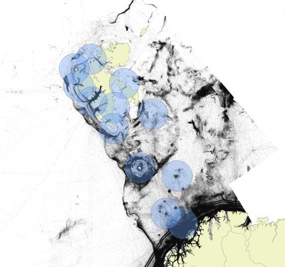 Figur 34: Skisse av mulig realisering av LTE-nett for nordområdene og skipstrafikken (sorte prikker) i 2016.