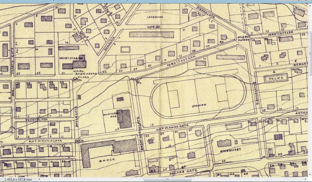 Sak 4/16 Reguleringsplan for området Eiendommen Idrettsveien 31 og Amtmannsgate 30 inngår i området for Vadsø byplan fra 1946. Idrettsveien 31 er nevnt som Brannstasjon.