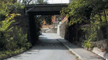 5.3 Østre parkdrag 100-meters-skogen Hovinveien Hovindammen Østre parkdrag strekker seg fra Grenseveien i sør, via Teglverksparken til Ensjøveien i nord.